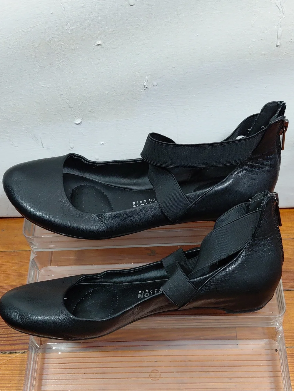 Kenneth Cole Pro-Time Black Crisscross Ballet Flats Back Zip & Elastic Strap 8M